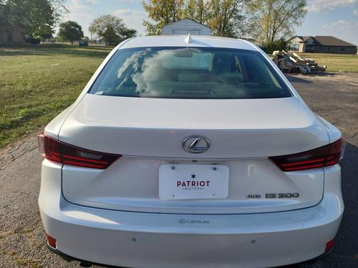 2016 Lexus IS 300 Base