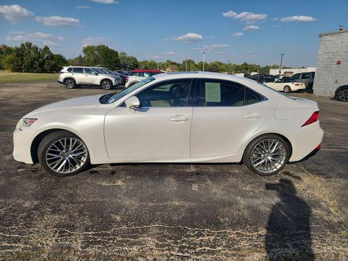 2016 Lexus IS 300 Base