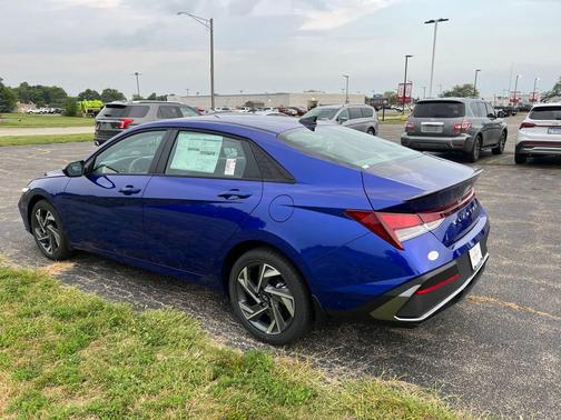2025 Hyundai ELANTRA Sport