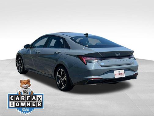 2022 Hyundai ELANTRA Limited