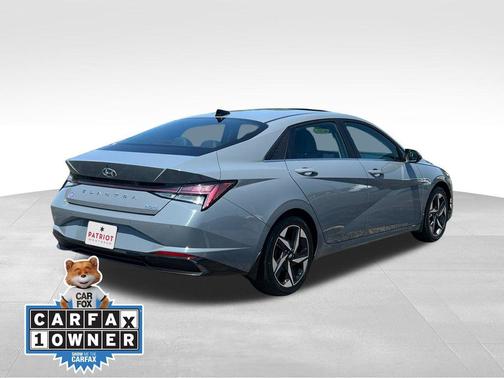 2022 Hyundai ELANTRA Limited