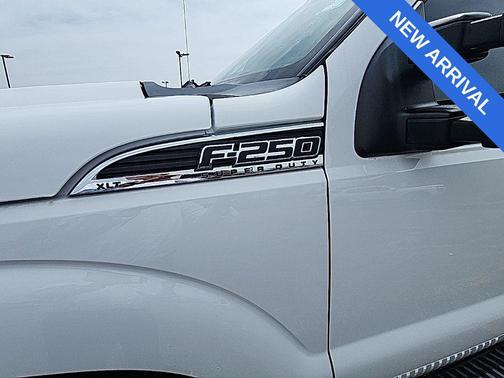 OXFORD WHITE 2015 Ford F-250 XLT