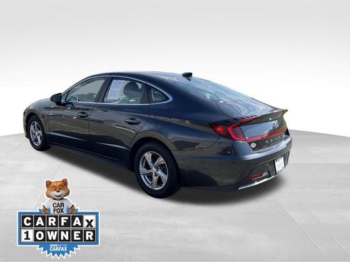 2022 Hyundai SONATA SE