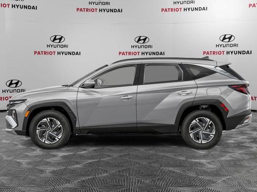 Shimmering Silver 2026 Hyundai TUCSON Hybrid Blue SE
