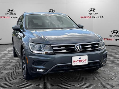 Platinum Gray Metallic 2019 Volkswagen Tiguan 2.0T SEL