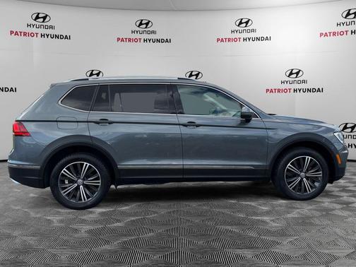 Platinum Gray Metallic 2019 Volkswagen Tiguan 2.0T SEL