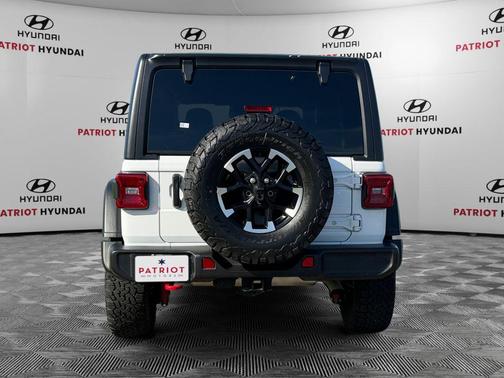 Bright White Clearcoat 2025 Jeep Wrangler Rubicon