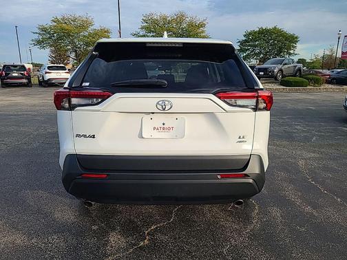 2024 Toyota RAV4 LE