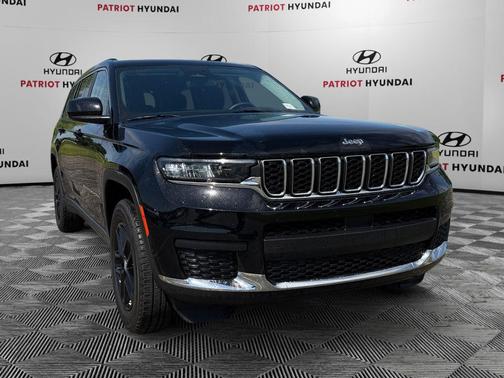 Diamond Black Crystal Pearlcoat 2023 Jeep Grand Cherokee L Laredo