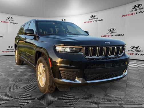 Diamond Black Crystal Pearlcoat 2023 Jeep Grand Cherokee L Laredo