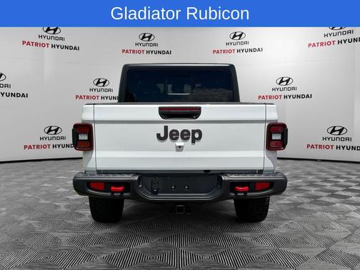 Bright White Clearcoat 2026 Jeep Gladiator Rubicon