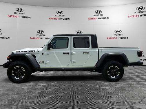 Bright White Clearcoat 2026 Jeep Gladiator Rubicon
