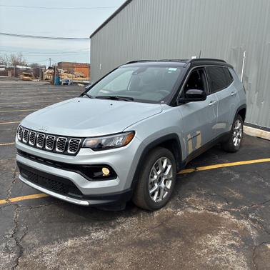 Silver Zynith Metallic Clearcoat 2025 Jeep Compass Limited