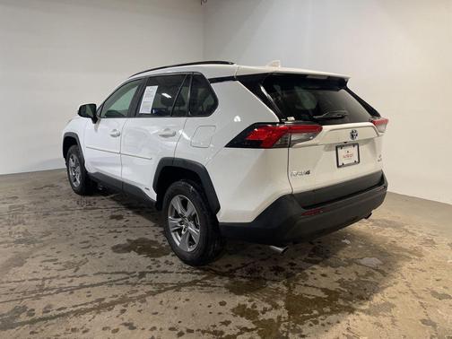2024 Toyota RAV4 Hybrid LE