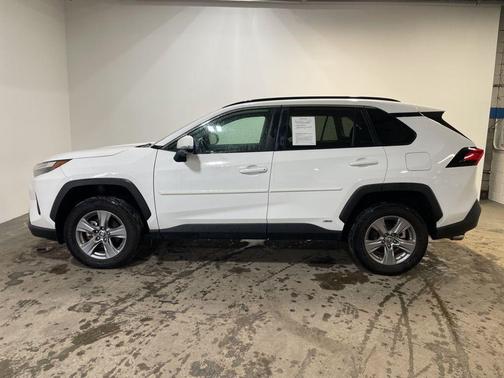 2024 Toyota RAV4 Hybrid LE