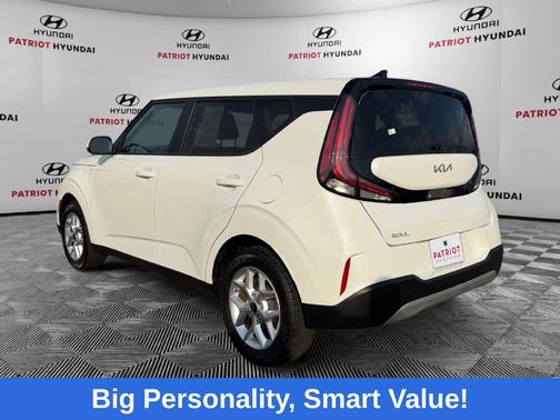 Snow White Pearl 2024 Kia Soul LX