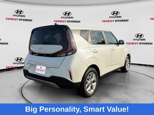 Snow White Pearl 2024 Kia Soul LX