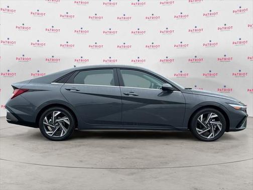 2025 Hyundai ELANTRA SEL
