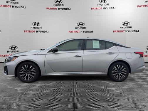 Brilliant Silver Metallic 2024 Nissan Altima 2.5 SV