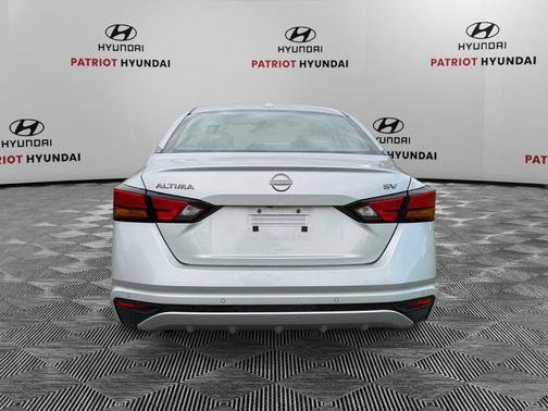 Brilliant Silver Metallic 2024 Nissan Altima 2.5 SV