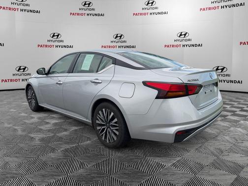 Brilliant Silver Metallic 2024 Nissan Altima 2.5 SV