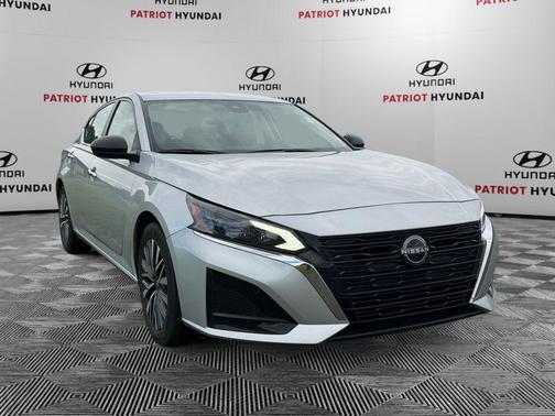 Brilliant Silver Metallic 2024 Nissan Altima 2.5 SV