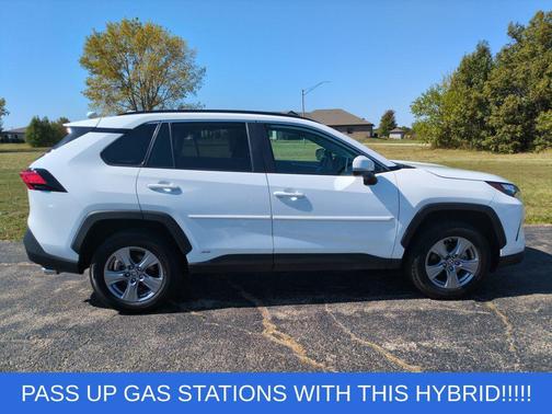 2024 Toyota RAV4 Hybrid LE