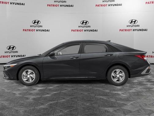 Abyss Black 2026 Hyundai ELANTRA SE