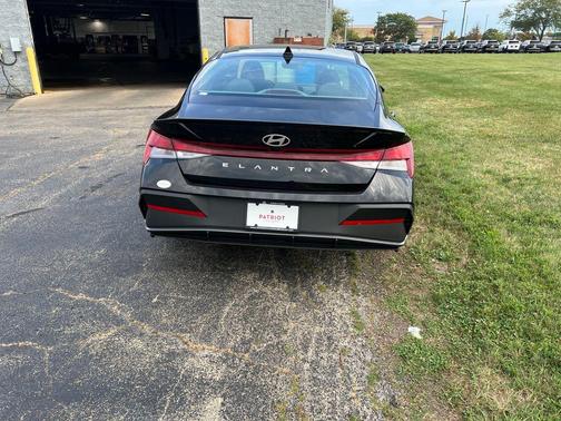 2025 Hyundai ELANTRA Sport