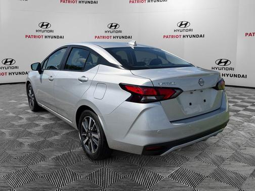 Brilliant Silver Metallic 2025 Nissan Versa 1.6 SV