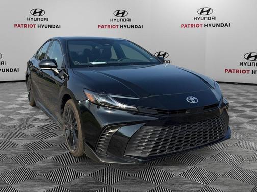 Midnight Black Metallic 2025 Toyota Camry SE