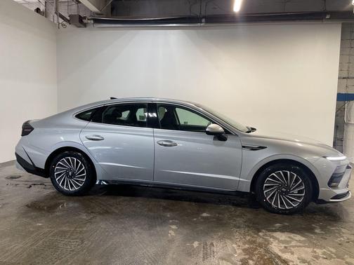 2026 Hyundai SONATA Hybrid SE