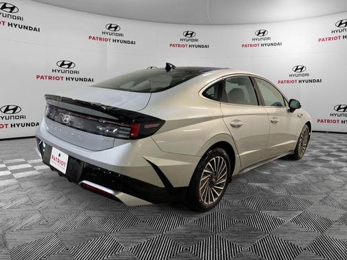 2026 Hyundai SONATA Hybrid SE