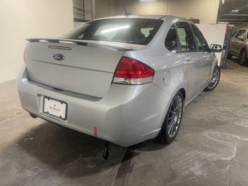 2010 Ford Focus SES