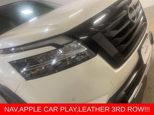 2023 Nissan Pathfinder SL 4WD