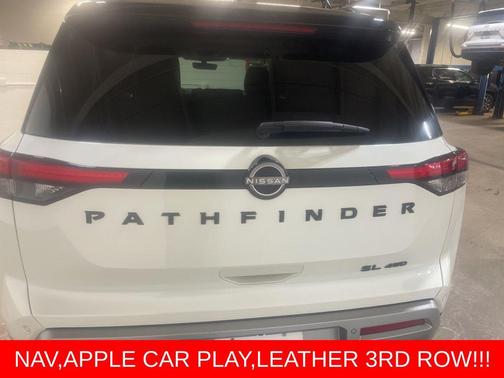 2023 Nissan Pathfinder SL 4WD