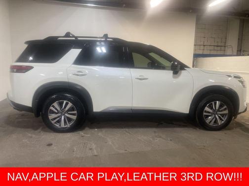 2023 Nissan Pathfinder SL 4WD