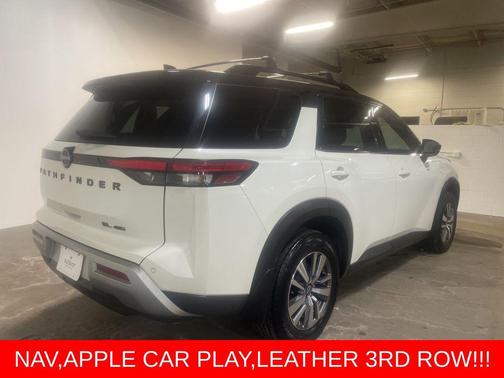 2023 Nissan Pathfinder SL 4WD
