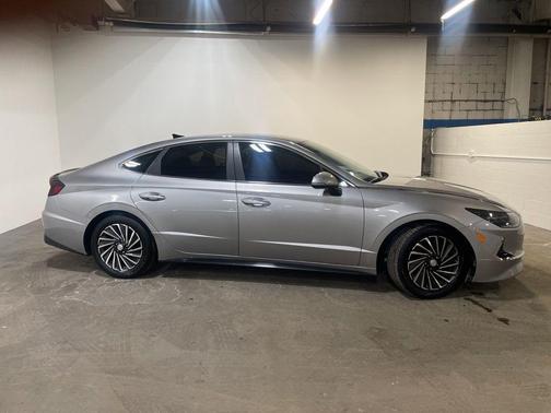 2021 Hyundai SONATA Limited 2.0T