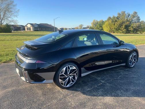 2025 Hyundai IONIQ 6 SEL