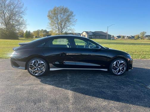 2025 Hyundai IONIQ 6 SEL