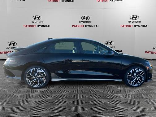 2025 Hyundai IONIQ 6 SEL