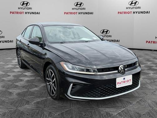 Deep Black Pearl 2025 Volkswagen Jetta 1.5T SE