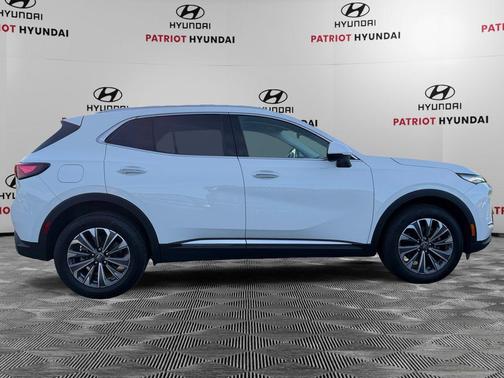 Summit White 2024 Buick Envision Preferred AWD