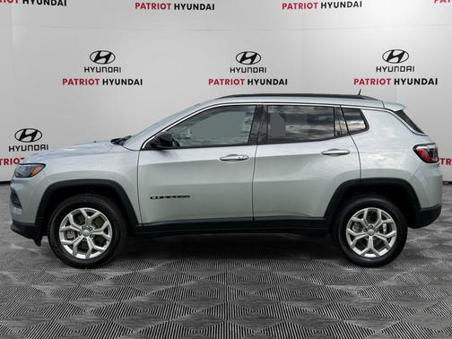 Silver Zynith Metallic Clearcoat 2024 Jeep Compass Latitude