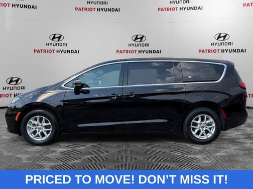Diamond Black Crystal Pearlcoat 2025 Chrysler Pacifica L