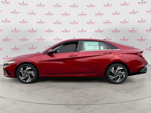 2025 Hyundai ELANTRA Limited