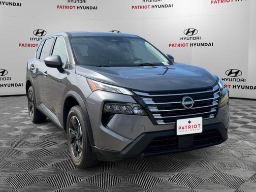 Gun Metallic 2024 Nissan Rogue SV
