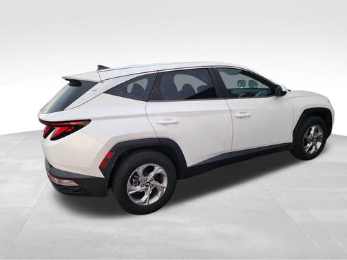 2022 Hyundai TUCSON SE