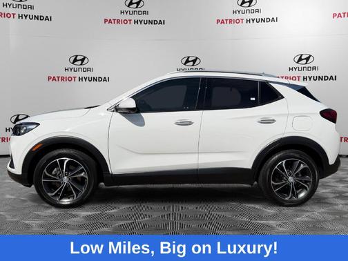 Summit White 2022 Buick Encore GX Essence